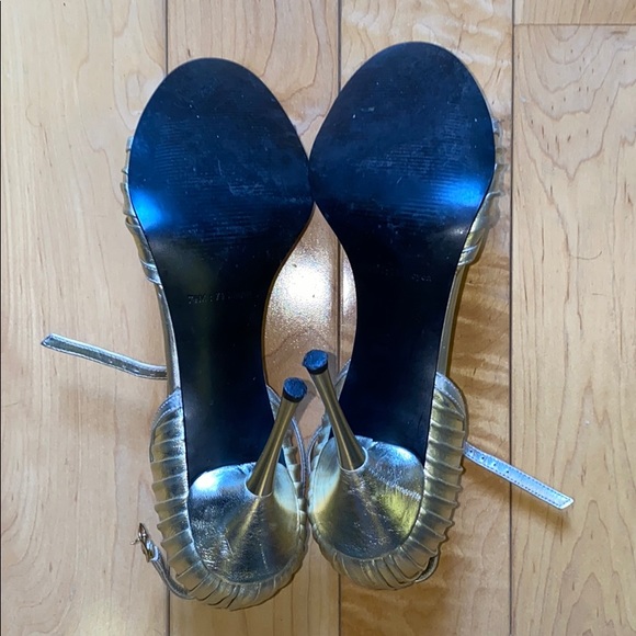 Gold Guess heels - Picture 7 of 8